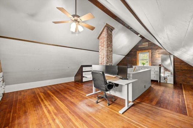 47 Rockford St, Brockton, MA 02301