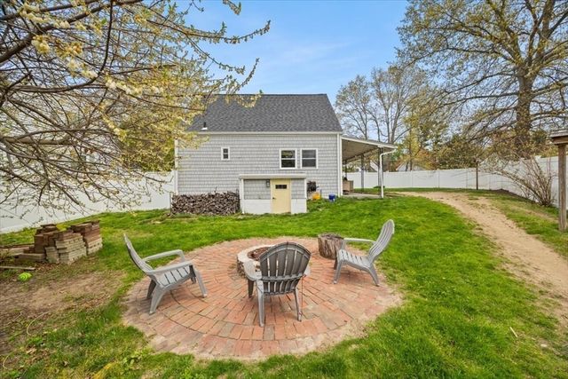 47 Rockford St, Brockton, MA 02301