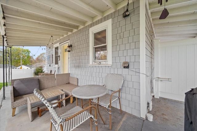47 Rockford St, Brockton, MA 02301