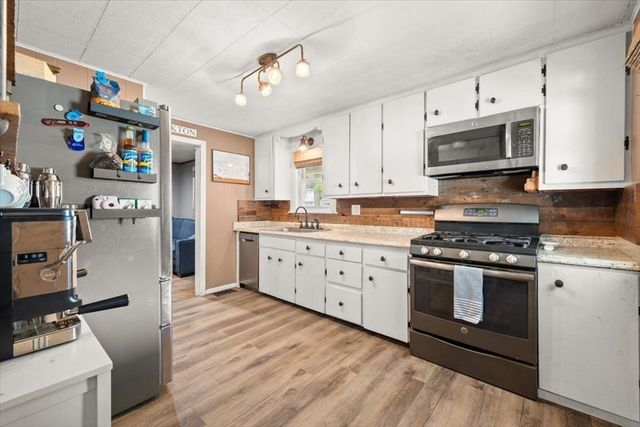 47 Rockford St, Brockton, MA 02301