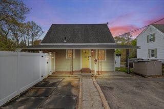 47 Rockford St, Brockton, MA 02301