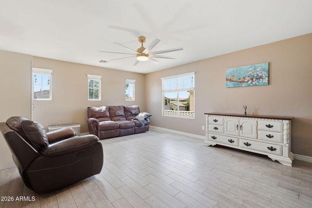 1096 E Flamingo Way, Gilbert, AZ 85297