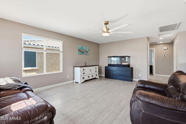 1096 E Flamingo Way, Gilbert, AZ 85297