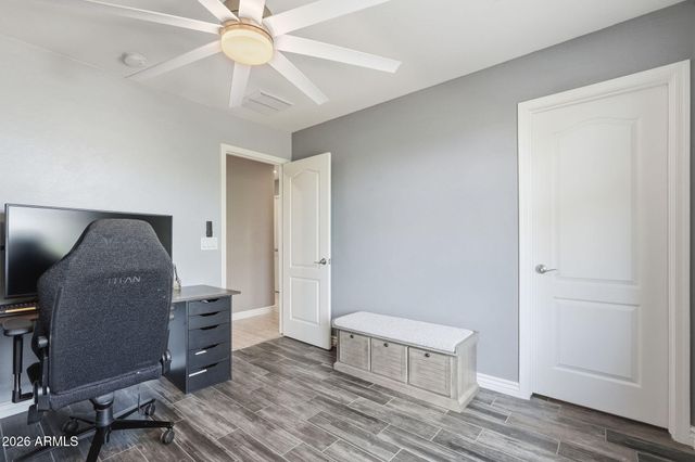 1096 E Flamingo Way, Gilbert, AZ 85297