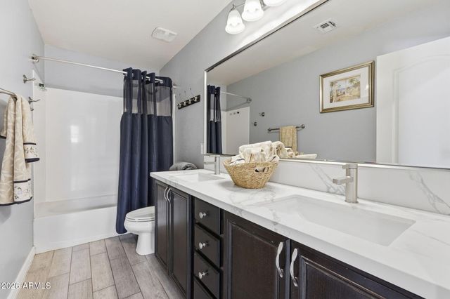 1096 E Flamingo Way, Gilbert, AZ 85297