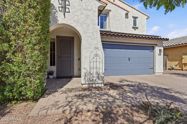 1096 E Flamingo Way, Gilbert, AZ 85297