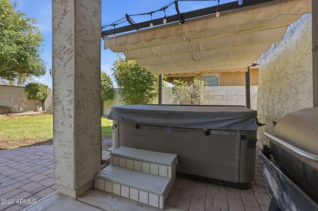 1096 E Flamingo Way, Gilbert, AZ 85297