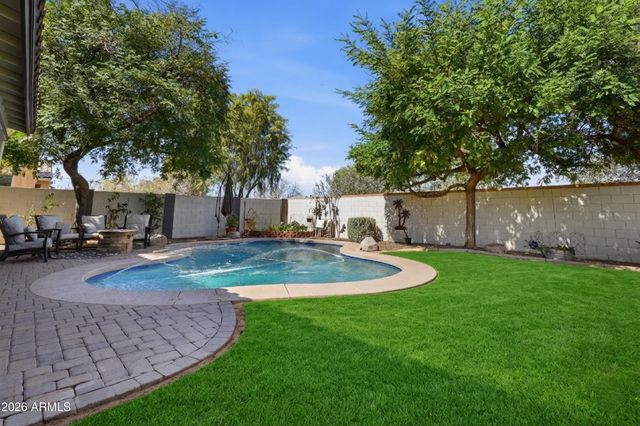 1096 E Flamingo Way, Gilbert, AZ 85297