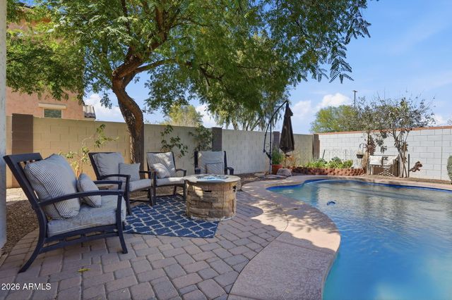 1096 E Flamingo Way, Gilbert, AZ 85297