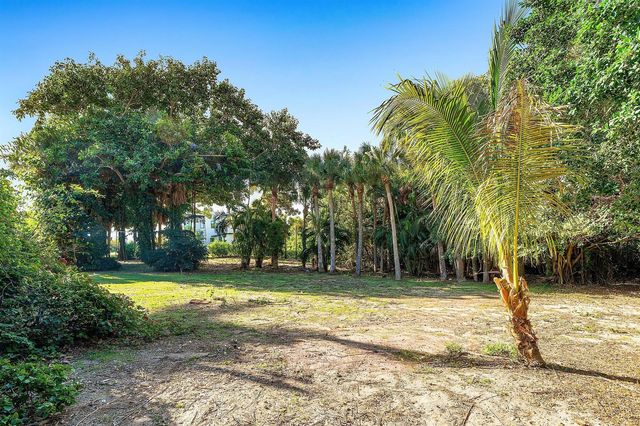 4 Whitney Way, Ocean Ridge, FL 33435