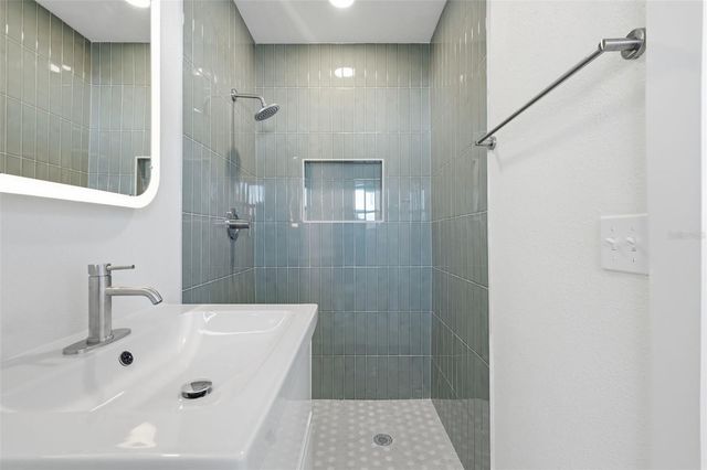 2989 GREENBRIAR STREET, Sarasota, FL 34237