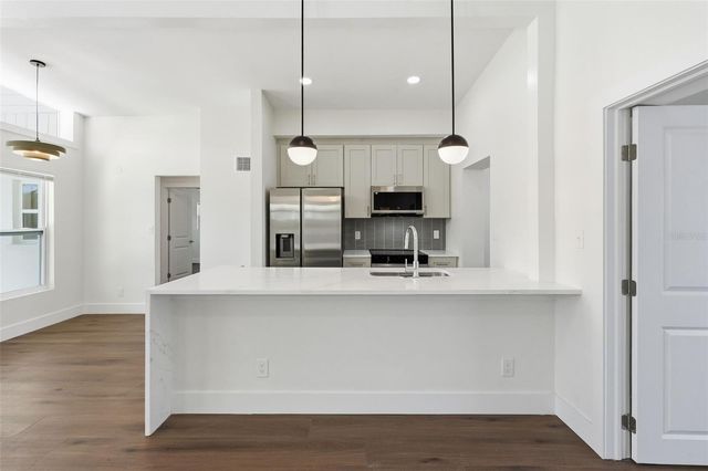 2989 GREENBRIAR STREET, Sarasota, FL 34237