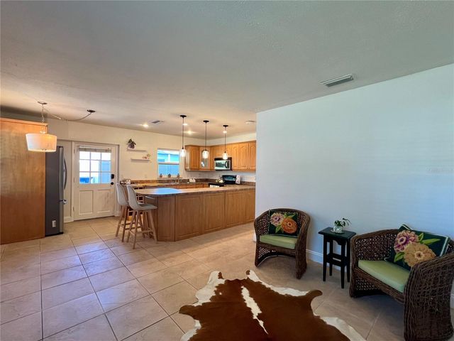 2908 W HEITER STREET, Tampa, FL 33607