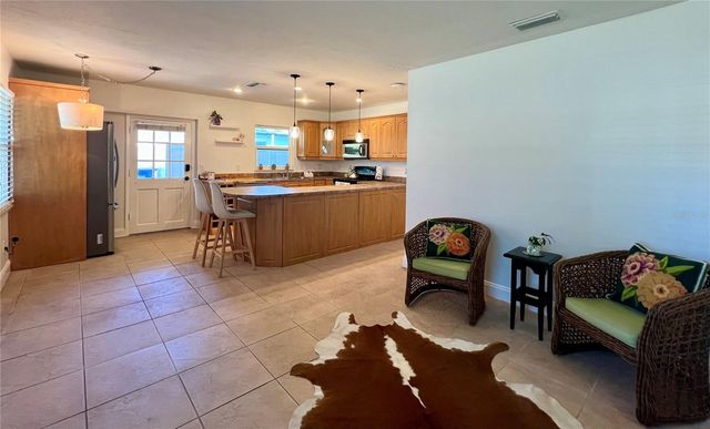 2908 W HEITER STREET, Tampa, FL 33607