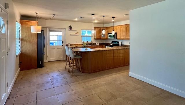 2908 W HEITER STREET, Tampa, FL 33607