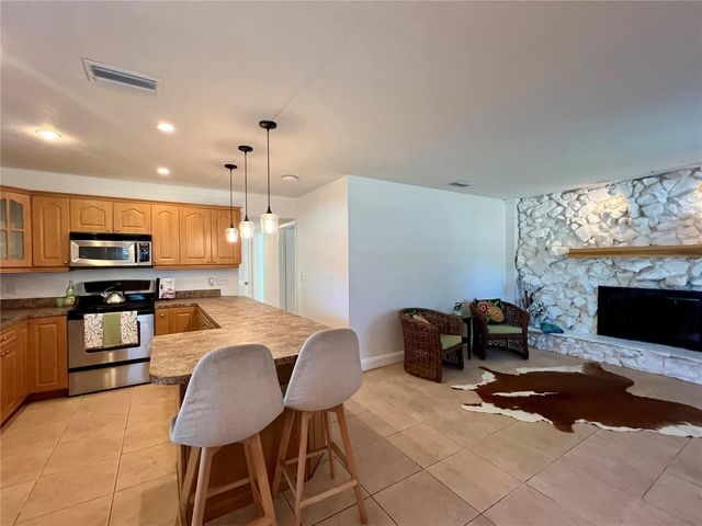 2908 W HEITER STREET, Tampa, FL 33607