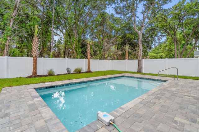 1716 26th Ave. N, North Myrtle Beach, SC 29582