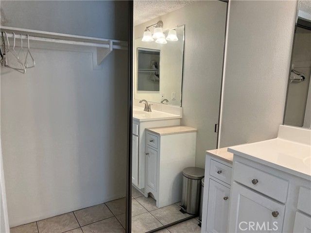 23224 Orange, Lake Forest (el Toro), CA 92630