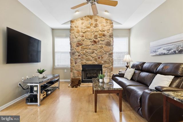 10 TUPELO LN, Langhorne, PA 19047