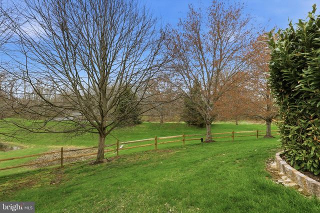 10 TUPELO LN, Langhorne, PA 19047