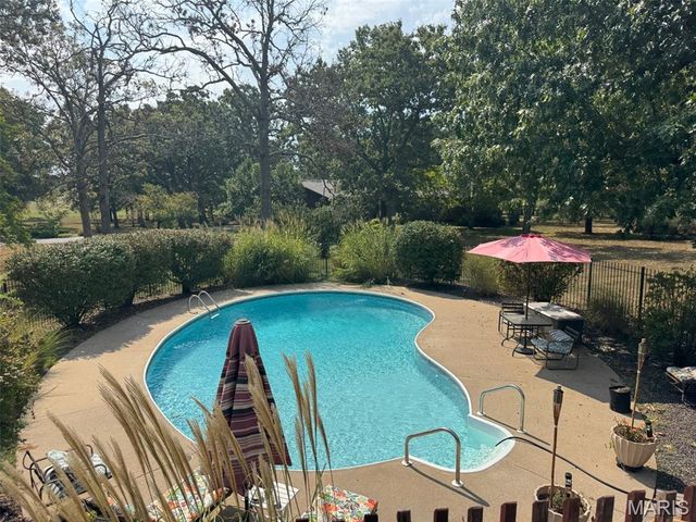 20448 Oakway Drive, Lebanon, MO 65536