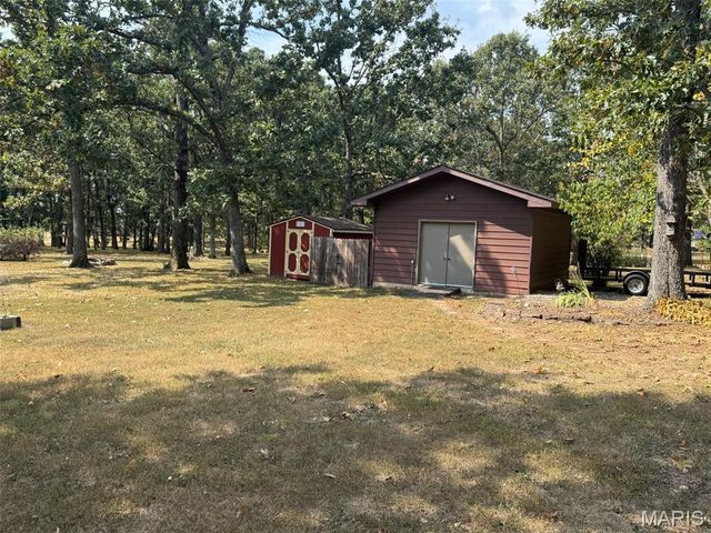 20448 Oakway Drive, Lebanon, MO 65536