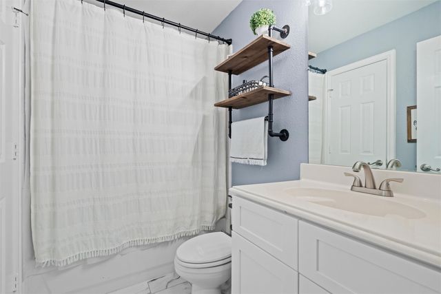 8213 Turnberry Street, Rowlett, TX 75089
