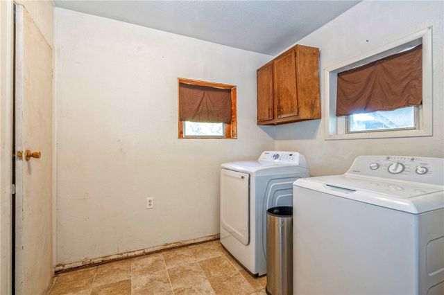 118 Island Dr, Lake City, TX 78368