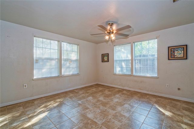118 Island Dr, Lake City, TX 78368