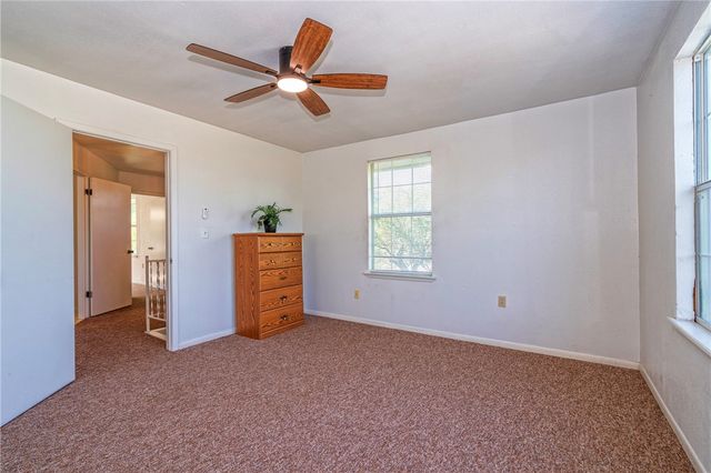 118 Island Dr, Lake City, TX 78368