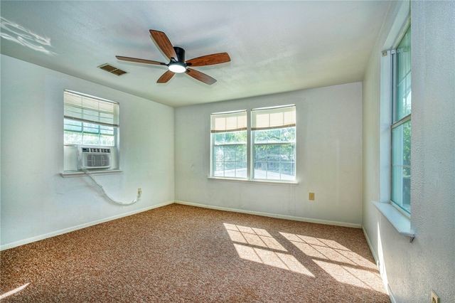 118 Island Dr, Lake City, TX 78368
