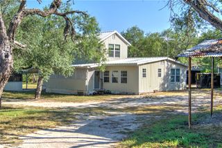 118 Island Dr, Lake City, TX 78368