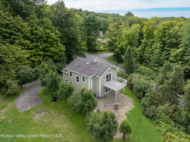 800 Old Post Road, New Paltz, NY 12561