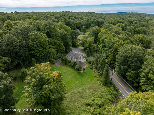 800 Old Post Road, New Paltz, NY 12561