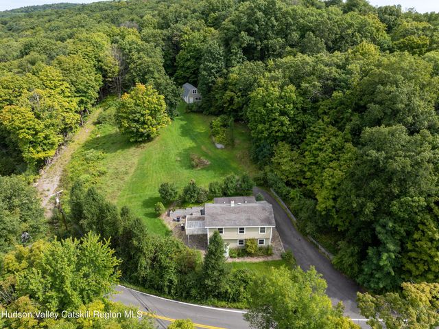 800 Old Post Road, New Paltz, NY 12561