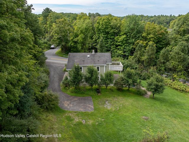 800 Old Post Road, New Paltz, NY 12561
