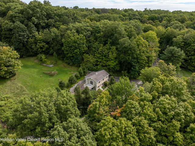 800 Old Post Road, New Paltz, NY 12561