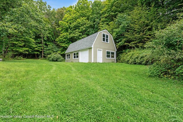 800 Old Post Road, New Paltz, NY 12561