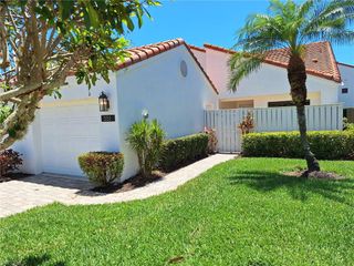 551 Beachwalk CIR, Naples, FL 34108