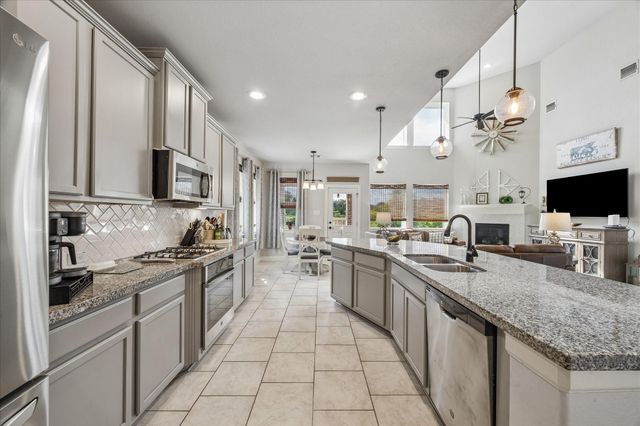 1728 Lake Raven Drive, Dickinson, TX 77539