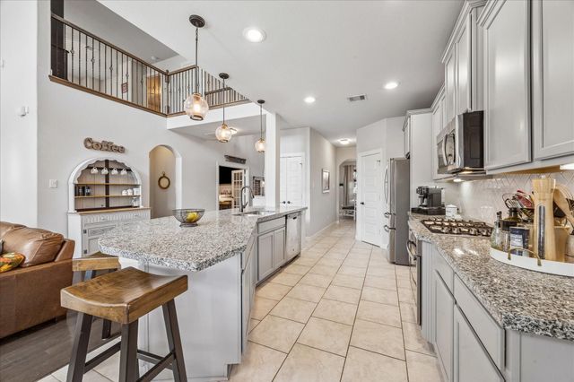 1728 Lake Raven Drive, Dickinson, TX 77539