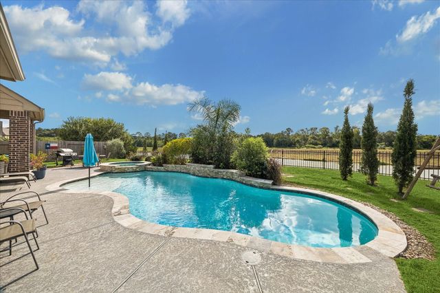 1728 Lake Raven Drive, Dickinson, TX 77539