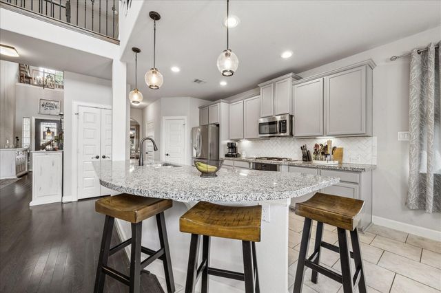 1728 Lake Raven Drive, Dickinson, TX 77539