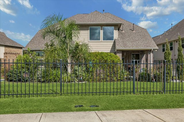 1728 Lake Raven Drive, Dickinson, TX 77539