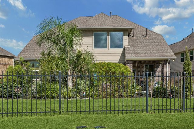 1728 Lake Raven Drive, Dickinson, TX 77539
