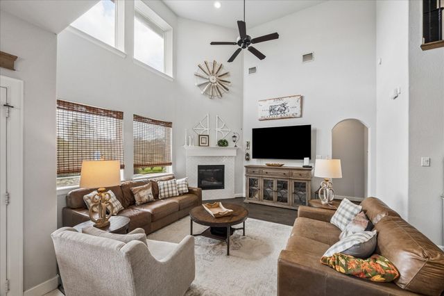 1728 Lake Raven Drive, Dickinson, TX 77539
