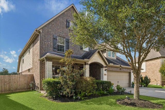 1728 Lake Raven Drive, Dickinson, TX 77539