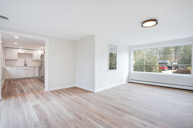 3 Pond Road, Hyde Park, NY 12601