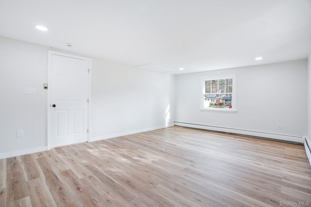 3 Pond Road, Hyde Park, NY 12601