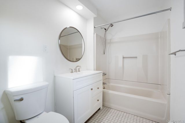 3 Pond Road, Hyde Park, NY 12601